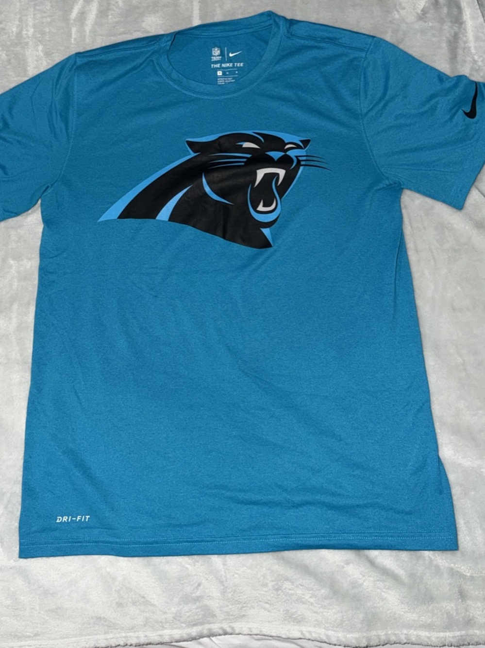 Nike Men’s Blue Panthers Graphic Short Sleeve Tee Medium